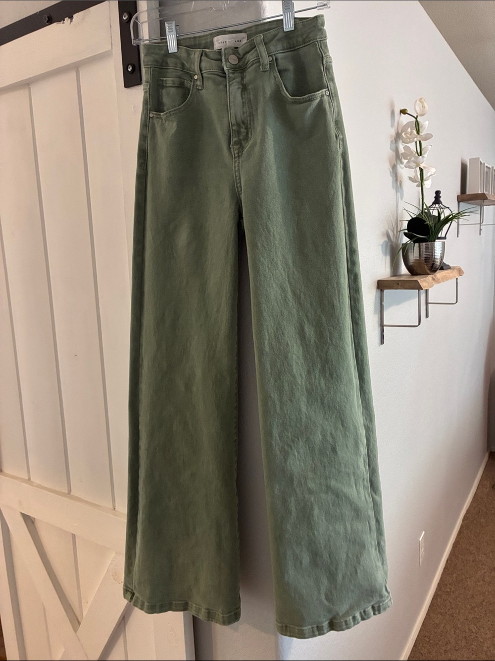 NWOT!!Wide-Leg High-Rise Jeans in Olive Green